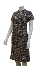 Load image into Gallery viewer, S/SLEEVE MANDARIN COLLAR A DRESS
