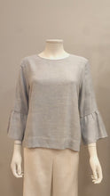 Load and play video in Gallery viewer, 3/4 BELL SLEEVE WITH GATHERS LINEN BLOUSE
