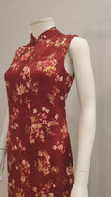 Load and play video in Gallery viewer, S/LESS MANDARIN COLLAR FLORAL VISCOSE DRESS
