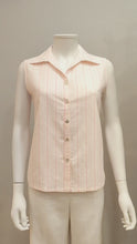 Load and play video in Gallery viewer, S/LESS SHIRT COLLAR STRIPES LINEN BLOUSE
