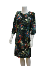 Load image into Gallery viewer, 3/4 SLEEVE ROUND NECK DRESS
