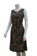 Load image into Gallery viewer, S/LESS R NECK 2 PLEATS DRESS
