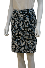 Load image into Gallery viewer, PRINTED LINEN COTTON KNEELENGTH SKIRT WITH SASH
