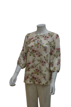 Load image into Gallery viewer, 3/4 SLEEVE WITH GATHERED KEYHOLE BLOUSE
