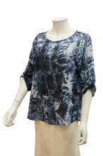 Load image into Gallery viewer, ADJUSTABLE 3/4 SLEEVE PRINTED VISCOSE BLOUSE
