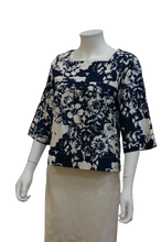 Load image into Gallery viewer, 3/4 SLEEVE SQUARE NECK PRINTED LINEN BLOUSE
