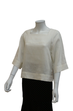 Load image into Gallery viewer, 3/4 SLEEVE SQUARE NECK LINEN BLOUSE
